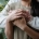 foto de gente abrazándose quiropráctica Badalona